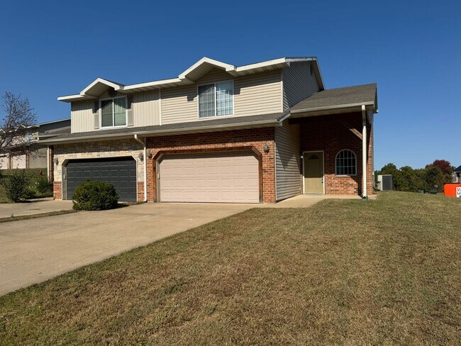 Foto del edificio - Spacious 3-Bedroom Duplex Located within Close Proximity to Fort Leonard Wood!