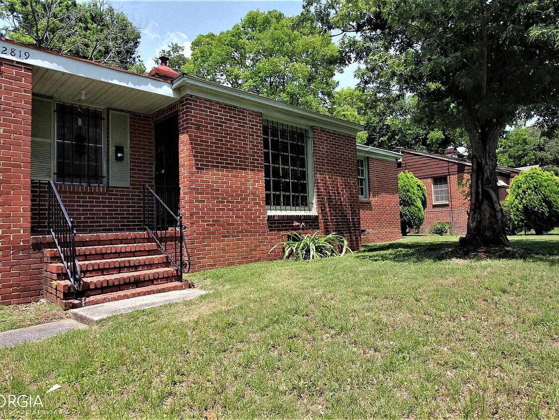 Primary Photo - 2819 Schaul St
