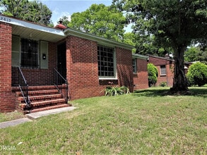 Building Photo - 2819 Schaul St