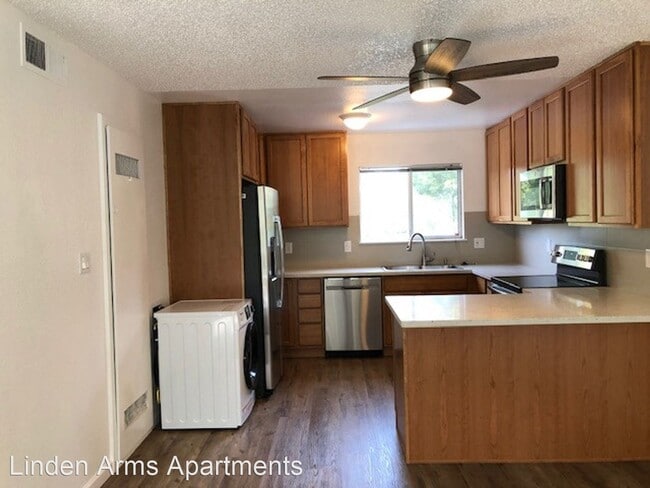 Building Photo - 4721 Marconi Ave