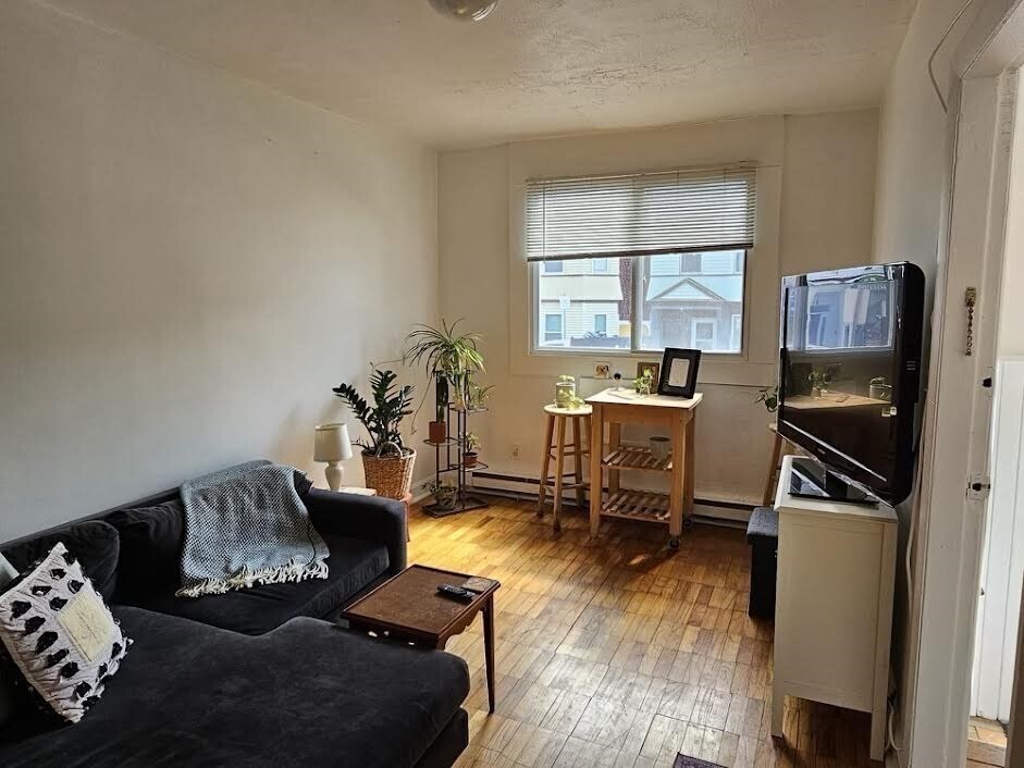 Primary Photo - 21 Boston St