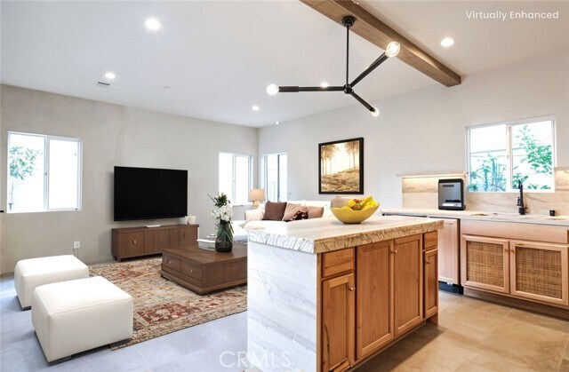 Foto del edificio - 817 N Orange Grove Ave