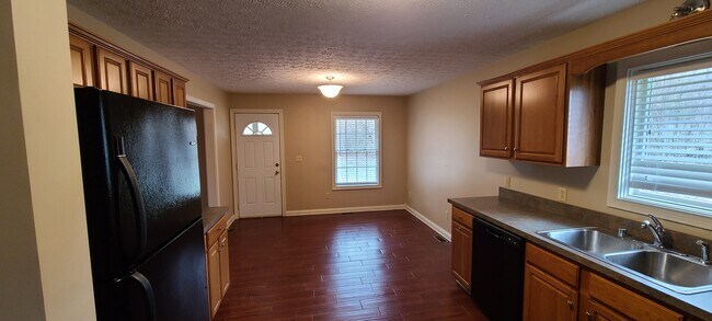Foto del edificio - 3529 Medley Rd