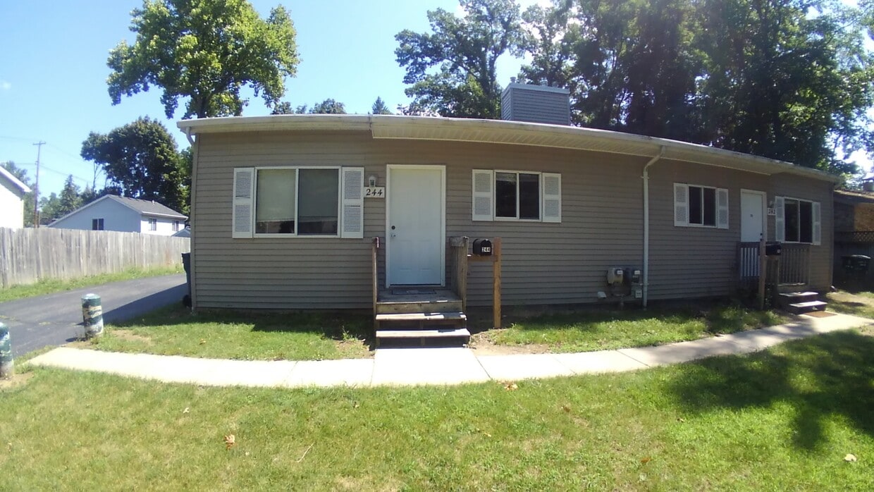 Primary Photo - 244 Spartan Ave