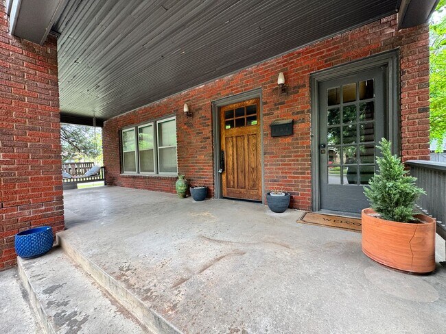 Foto del edificio - 2903 N Robinson Ave