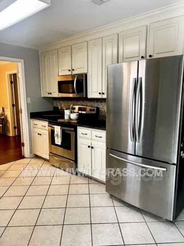 Foto del edificio - 401 Wildwood Dr