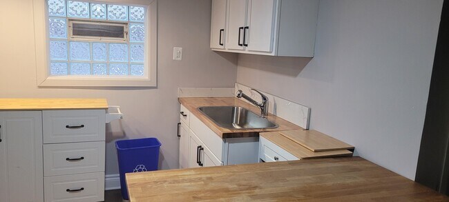 Foto del edificio - 8429 S Marquette Ave