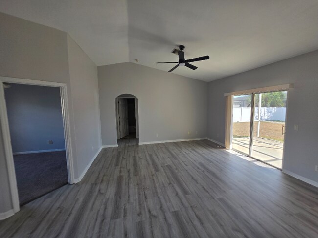 Foto del edificio - 1618 SW 19th St