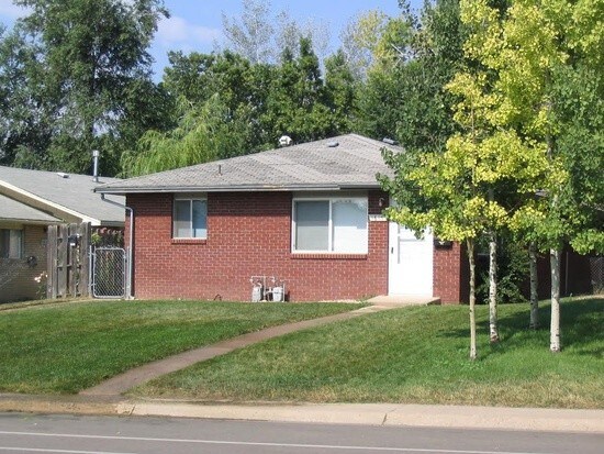 Primary Photo - 1617 Stover St