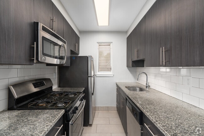 2 habitaciones, 1 baño - 768 pies cuadrados - Cocina - Montgomery Court