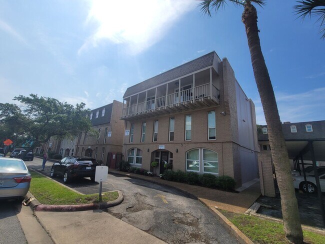 Building Photo - 215 Postoffice St