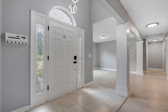 Building Photo - 4916 Heathe Dr