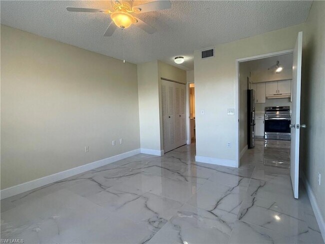 Foto del edificio - 1205 Wildwood Lakes Blvd