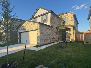 Building Photo - 418 St Cindy's Wy