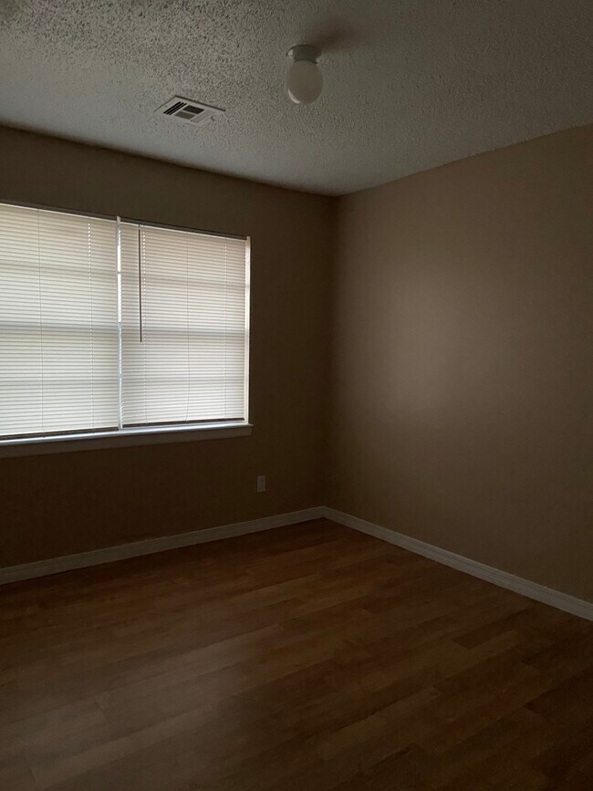 Foto del edificio - 1412 Cliff Ct