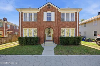 Building Photo - 3110 Oak St