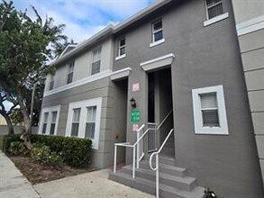 Building Photo - 2128 Shoma Dr