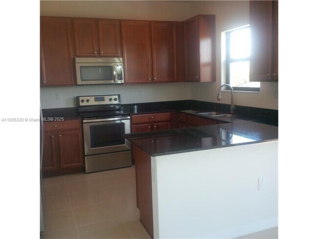Foto del edificio - 643 NE 191st Terrace