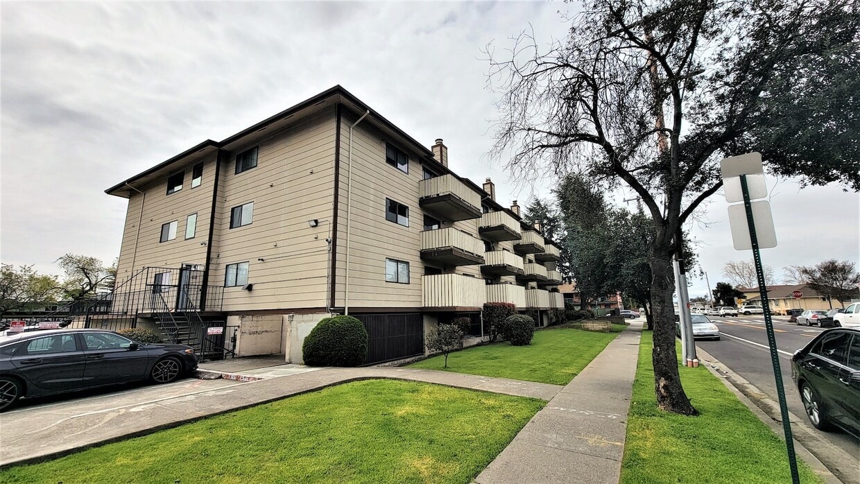 29300 Dixon St Unit 215, Hayward, CA 94544 Condo for Rent in Hayward