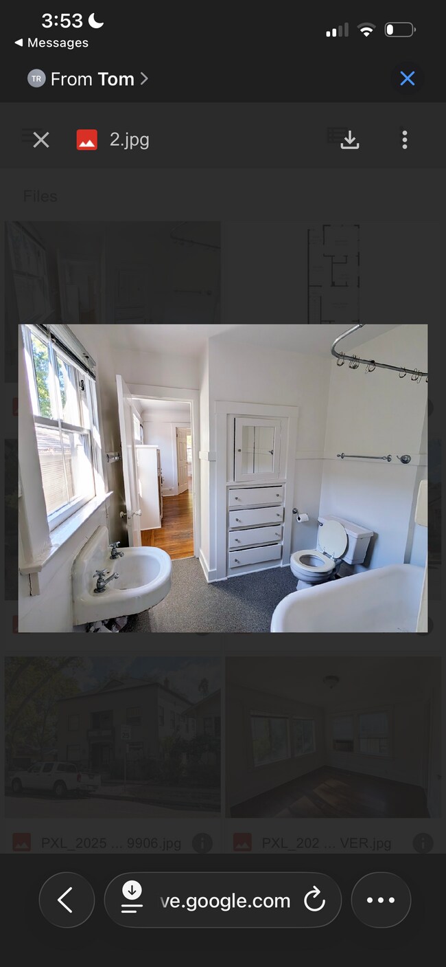 Foto del edificio - 2630 E St