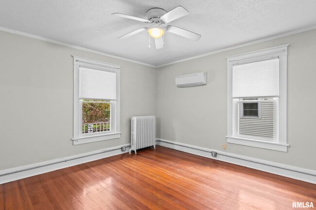 Building Photo - 810 W Edwards St