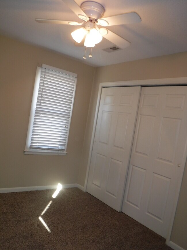 Master Bedroom - 3306 Chippewa Ln