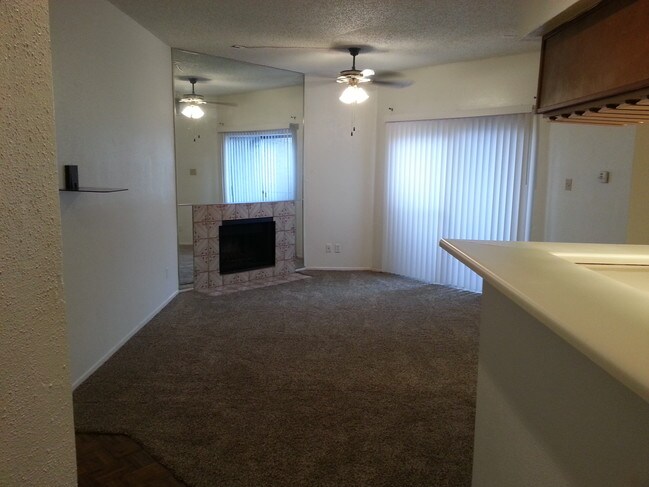 Foto del edificio - 10855 Meadowglen Ln