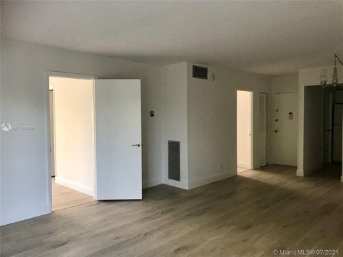 Building Photo - 1220 71st St