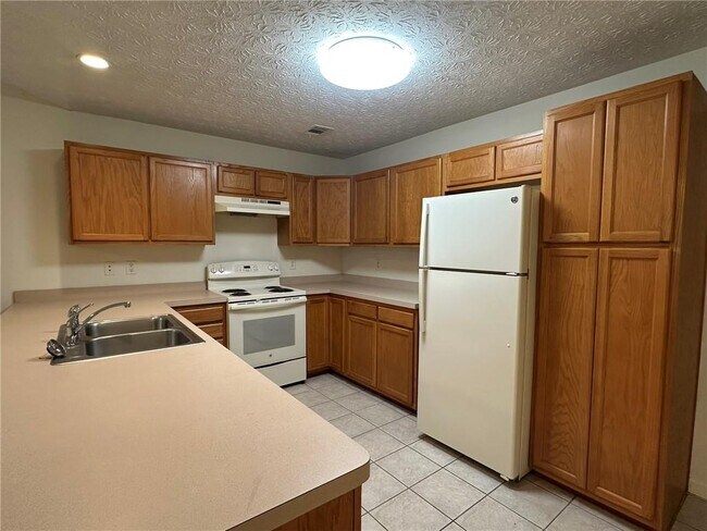 Foto del edificio - 3985 Hidden Hollow Dr