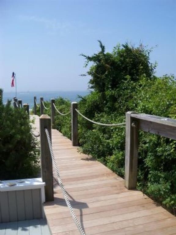 Foto del edificio - 134 Sand Hill Cove Rd