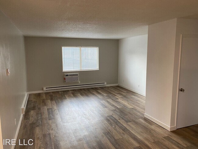 Building Photo - 211 S Whipple Rd