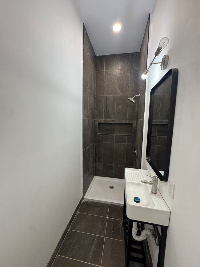 Photo - 839 S Jackson St Apartment