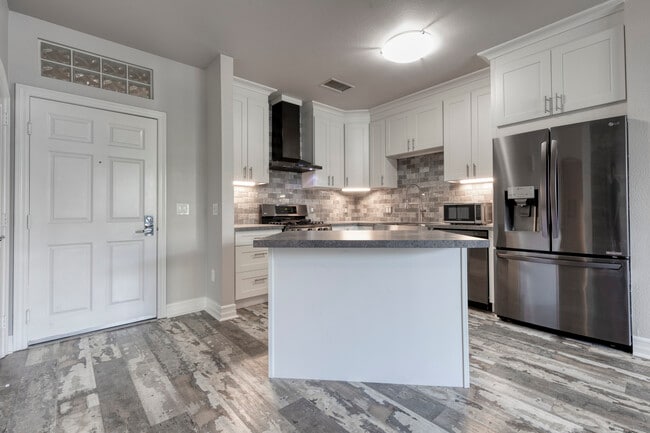 Building Photo - 550 Park Blvd