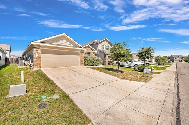 Foto del edificio - Home for Rent in Converse, TX!