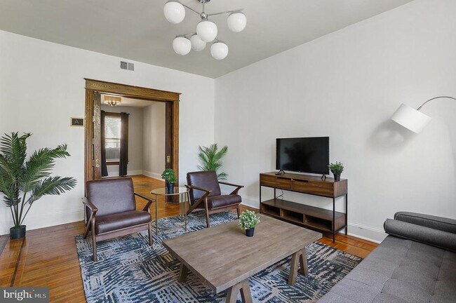 Foto del edificio - 1660 Irving St NW