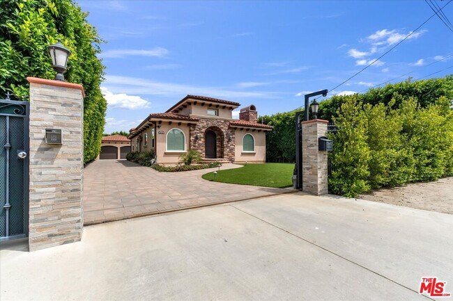 Foto del edificio - 5310 Leghorn Ave