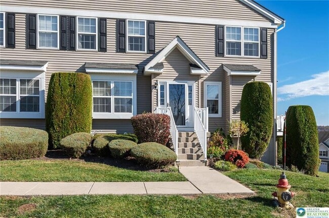 Foto del edificio - 5985 Saratoga Ln