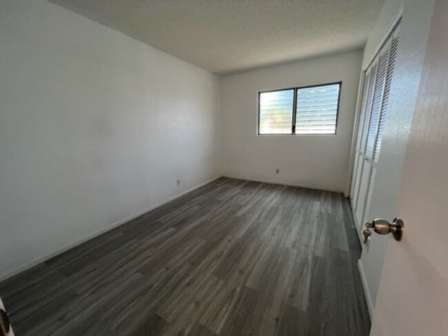 Building Photo - Upgraded Spacious 2 Bedrooms, 2 Full Bath ...