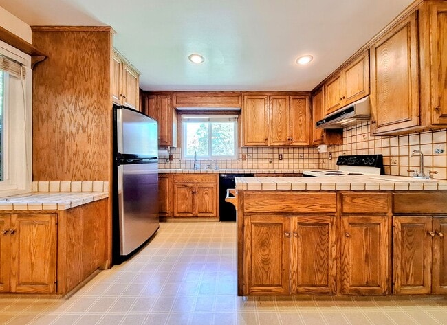 Beautiful 3bd Single Story House on One of... - Beautiful 3bd Single Story House on One of...