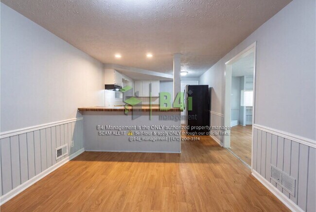Foto del edificio - 6331 Garnet Dr