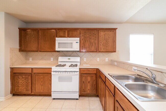 Building Photo - 17918 Green Trace Ln
