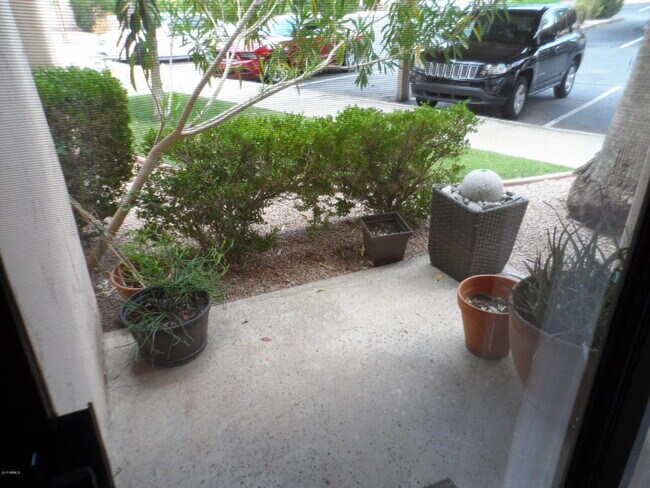 Foto del edificio - Great Townhome in Scottsdale - 2 Bed 1.75 Bath Unfurnished!