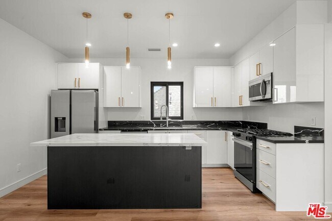 Foto del edificio - 1920 S Sherbourne Dr