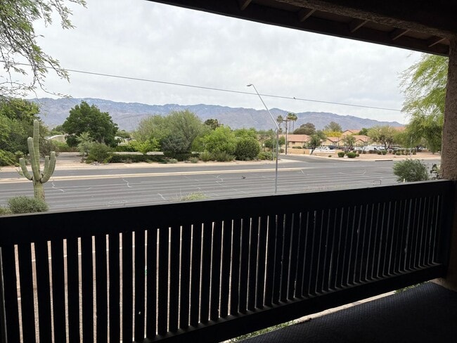 Building Photo - Lovely 2 Bedroom Condominium