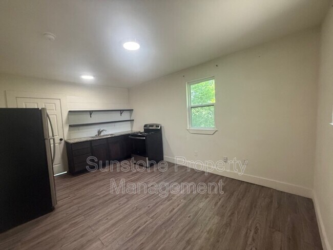 Foto del edificio - 1306 E 2nd St S