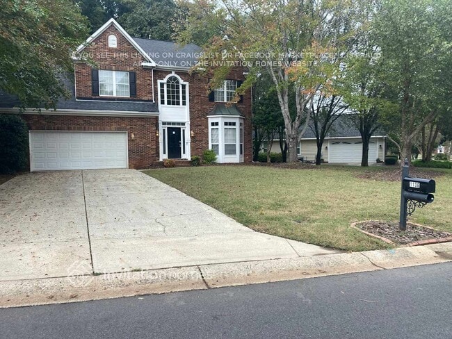 Building Photo - 1136 Briarmore Dr