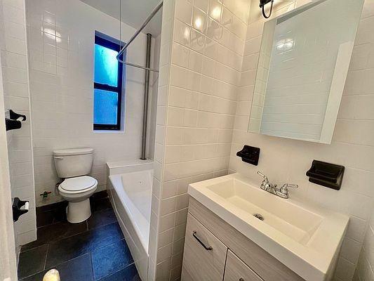 Foto del edificio - 1 bedroom in BRONX NY 10456