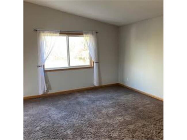 Building Photo - 515 1st St N