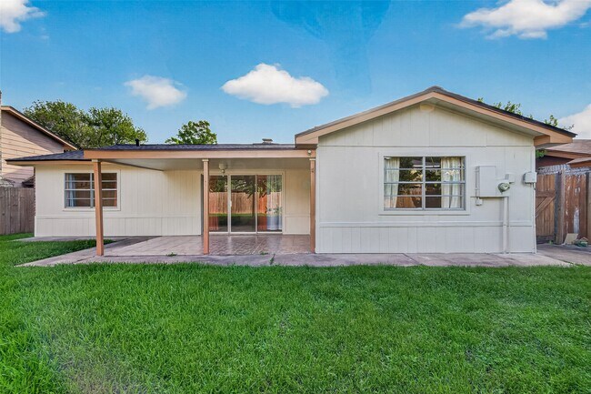 Building Photo - 8638 Little River Rd