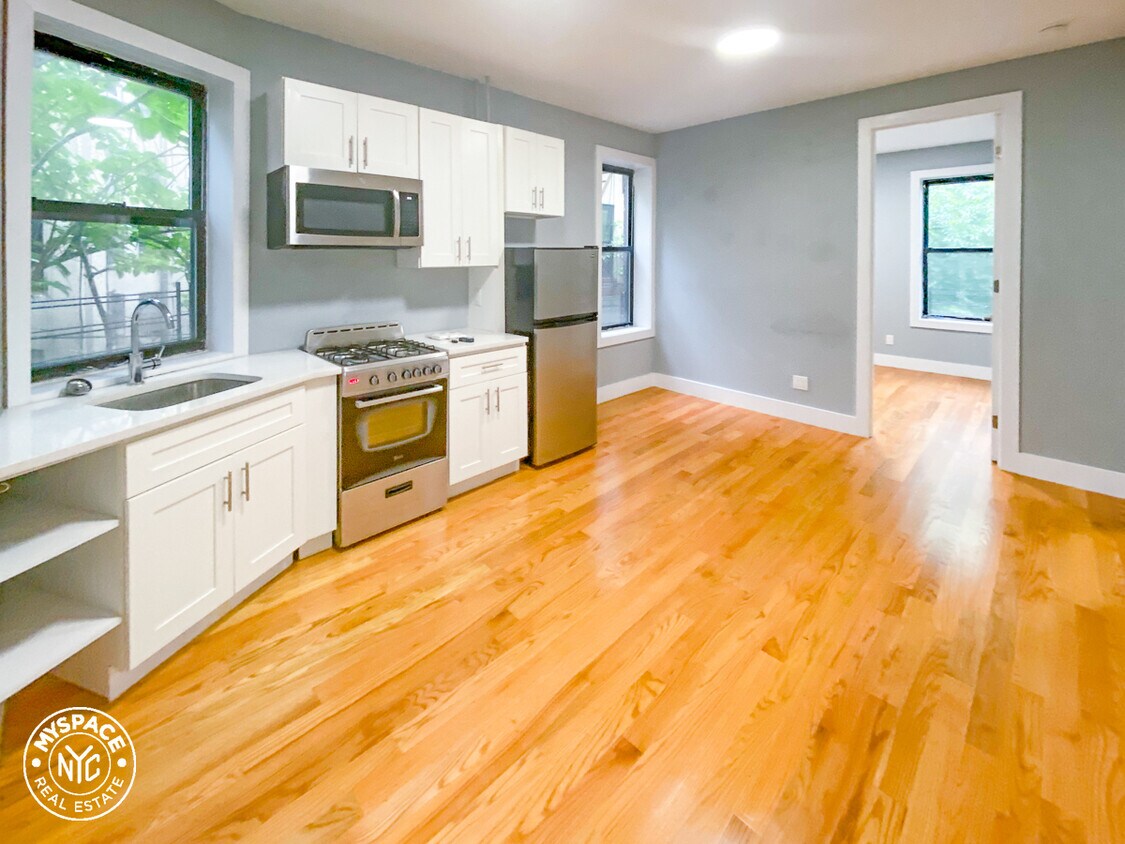 Foto principal - 711 Nostrand Ave.
